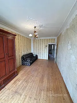 Satılır 1 otaqlı köhnə tikili 41 m²