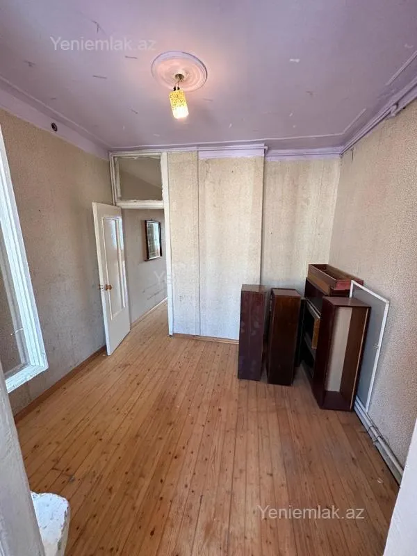 Satılır 1 otaqlı köhnə tikili 41 m²
