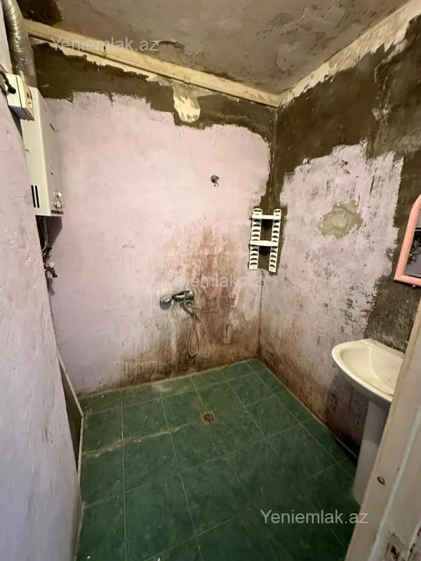 Satılır 1 otaqlı köhnə tikili 41 m²