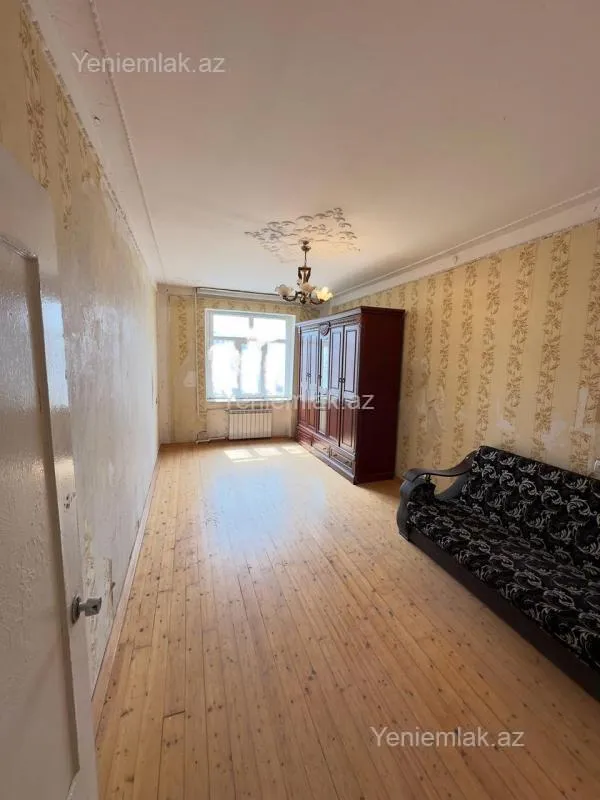 Satılır 1 otaqlı köhnə tikili 41 m²