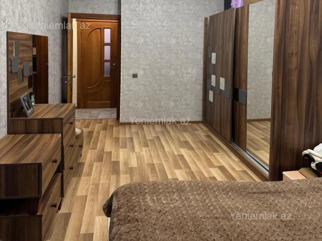 Satılır 3 otaqlı yeni tikili 120 m²