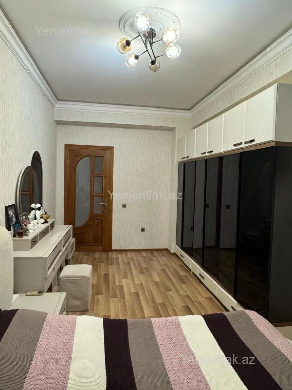 Satılır 3 otaqlı yeni tikili 120 m²