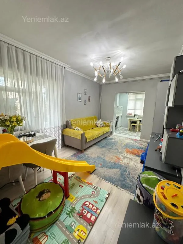 Satılır 2 otaqlı köhnə tikili 40 m²