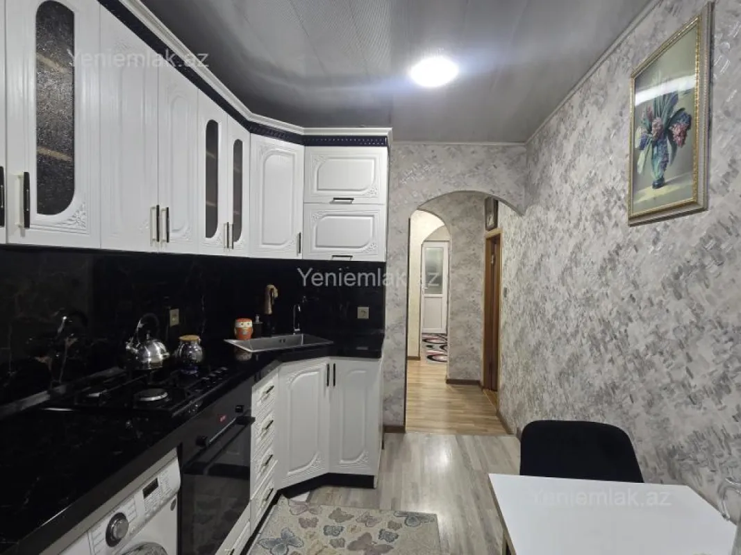 Satılır 4 otaqlı köhnə tikili 90 m²