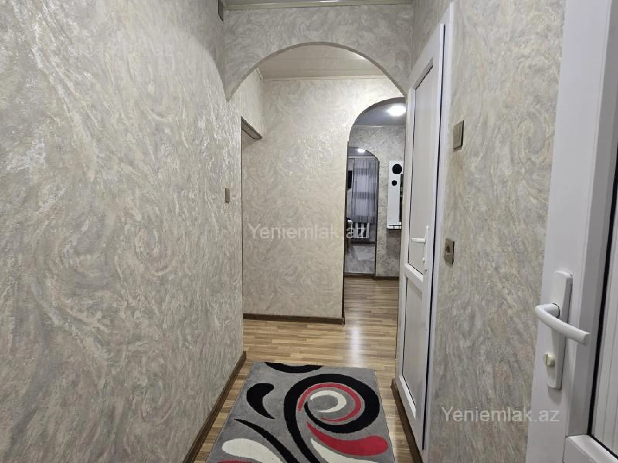 Satılır 4 otaqlı köhnə tikili 90 m²
