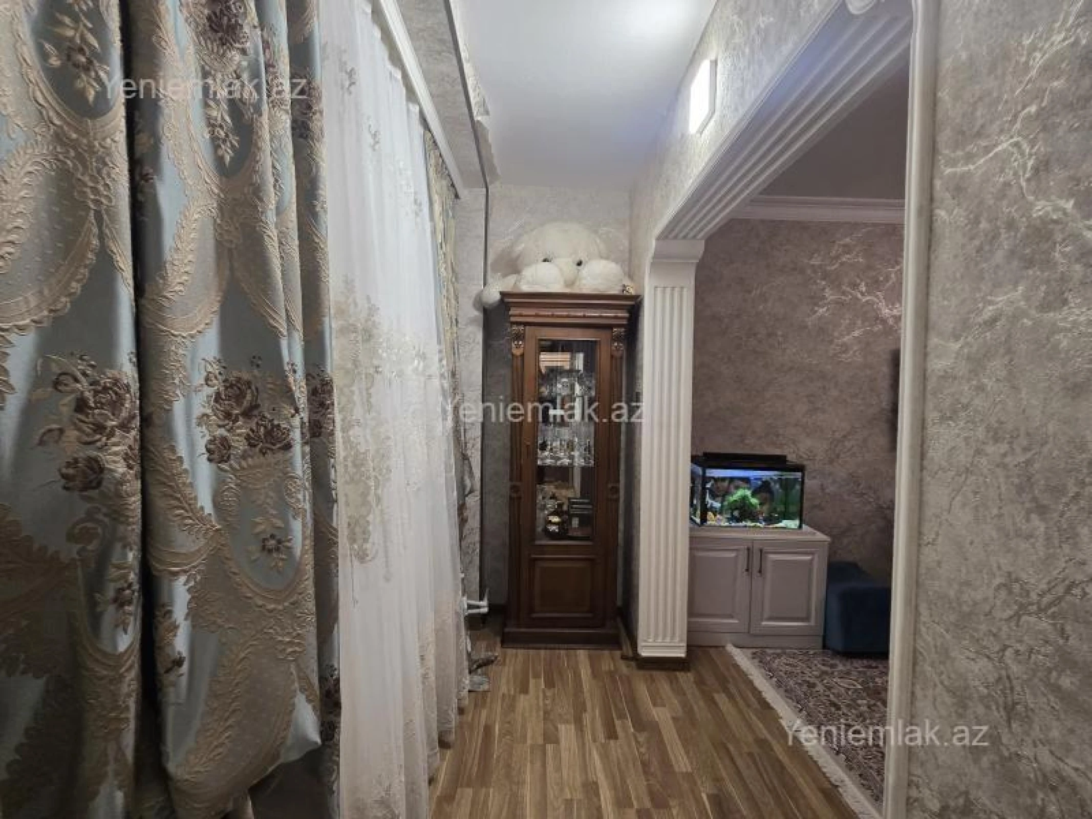 Satılır 4 otaqlı köhnə tikili 90 m²