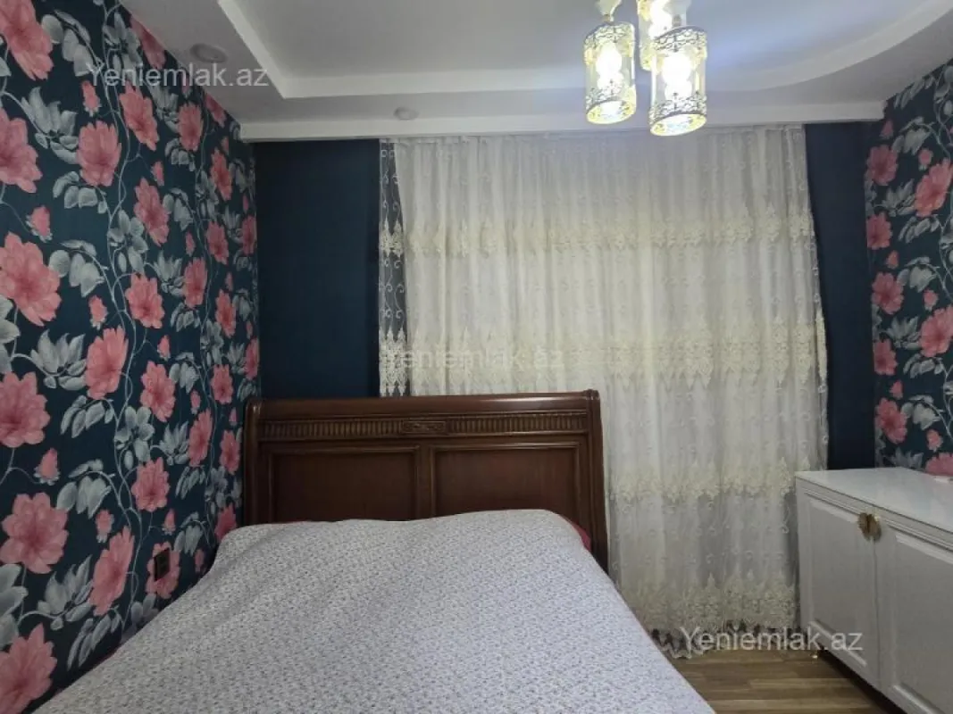 Satılır 4 otaqlı köhnə tikili 90 m²