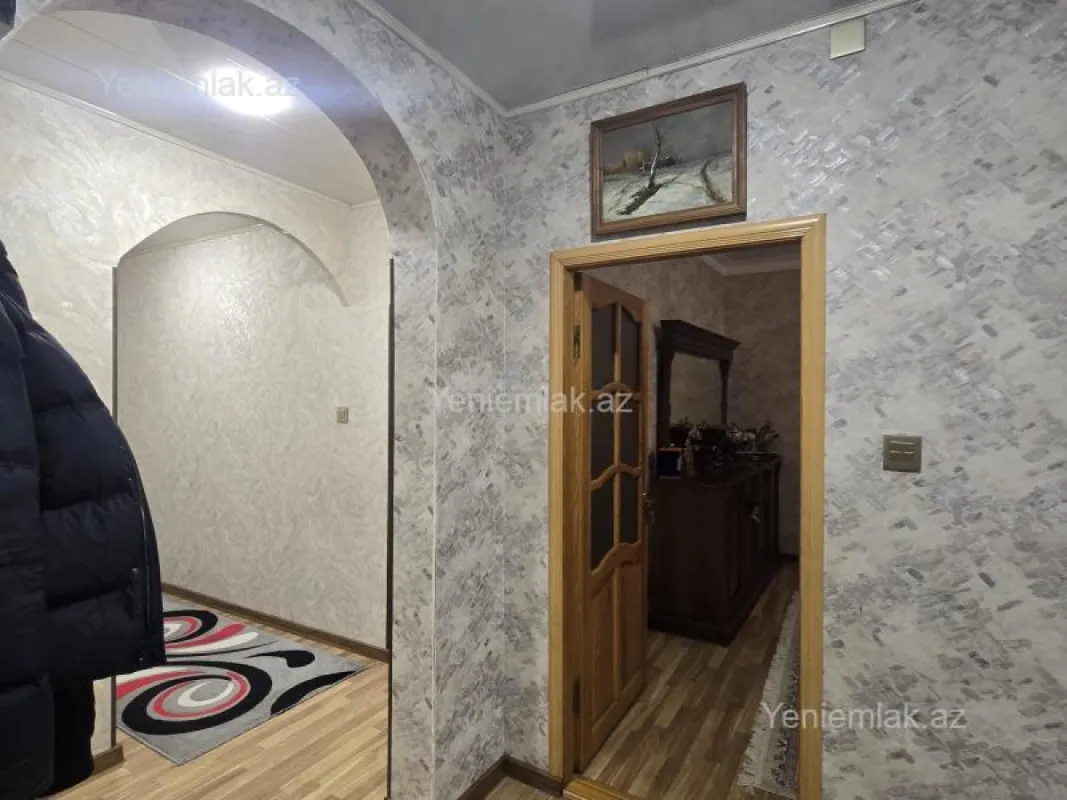 Satılır 4 otaqlı köhnə tikili 90 m²