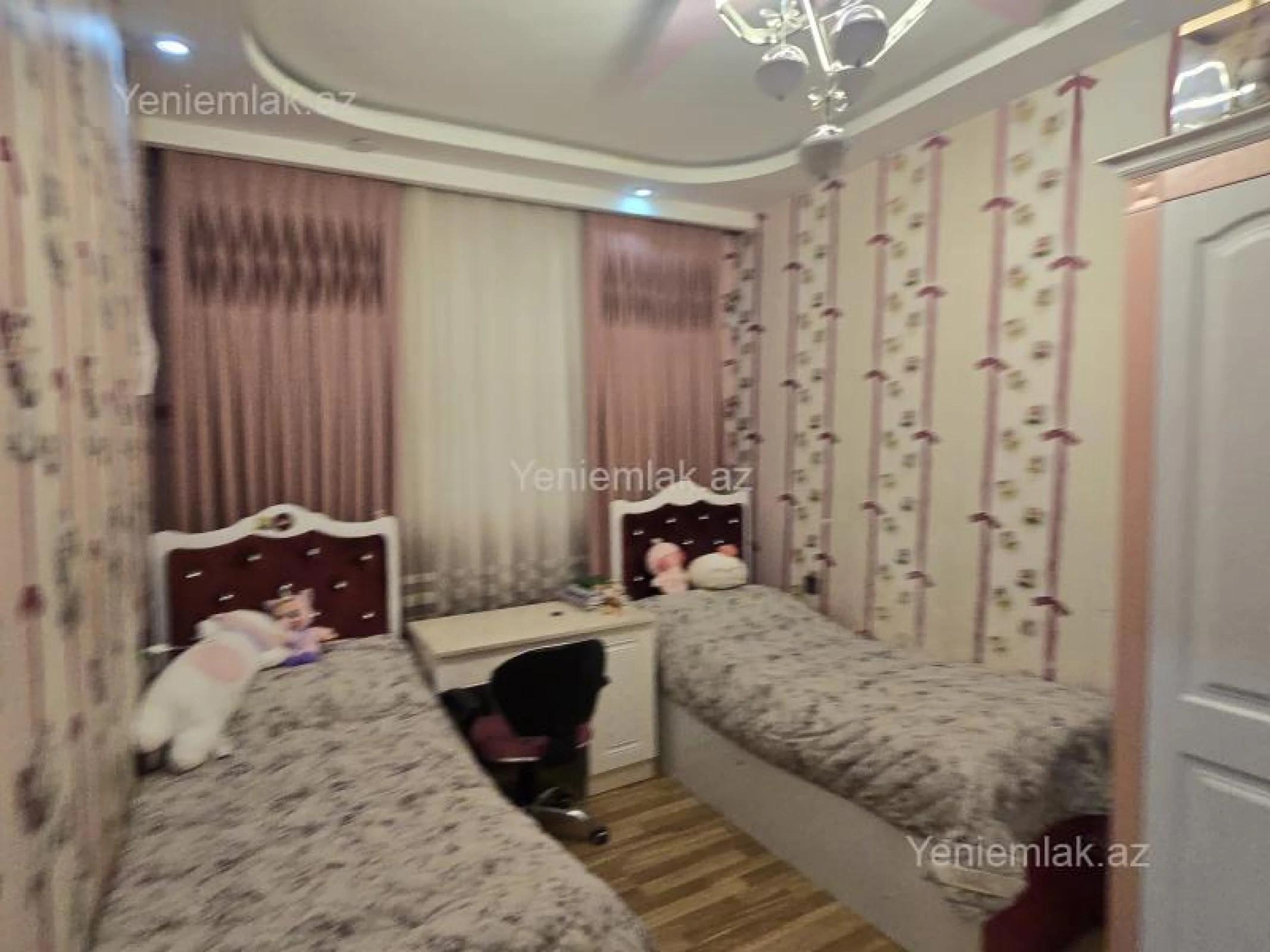 Satılır 4 otaqlı köhnə tikili 90 m²