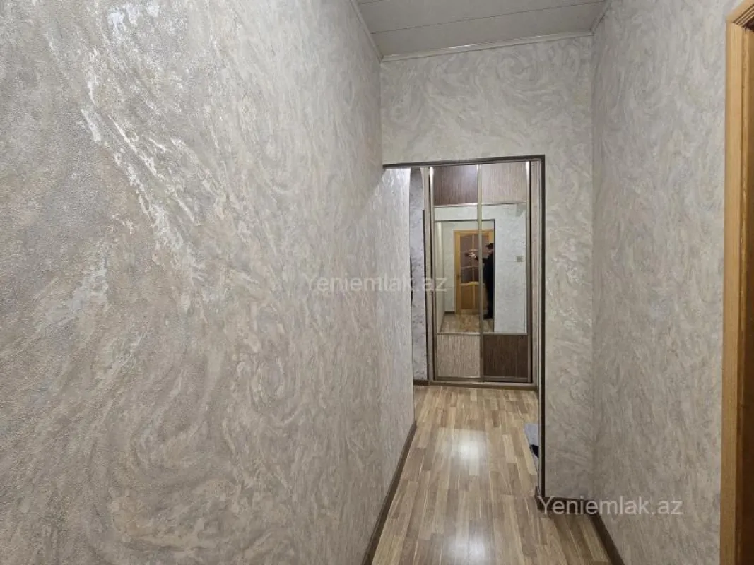 Satılır 4 otaqlı köhnə tikili 90 m²
