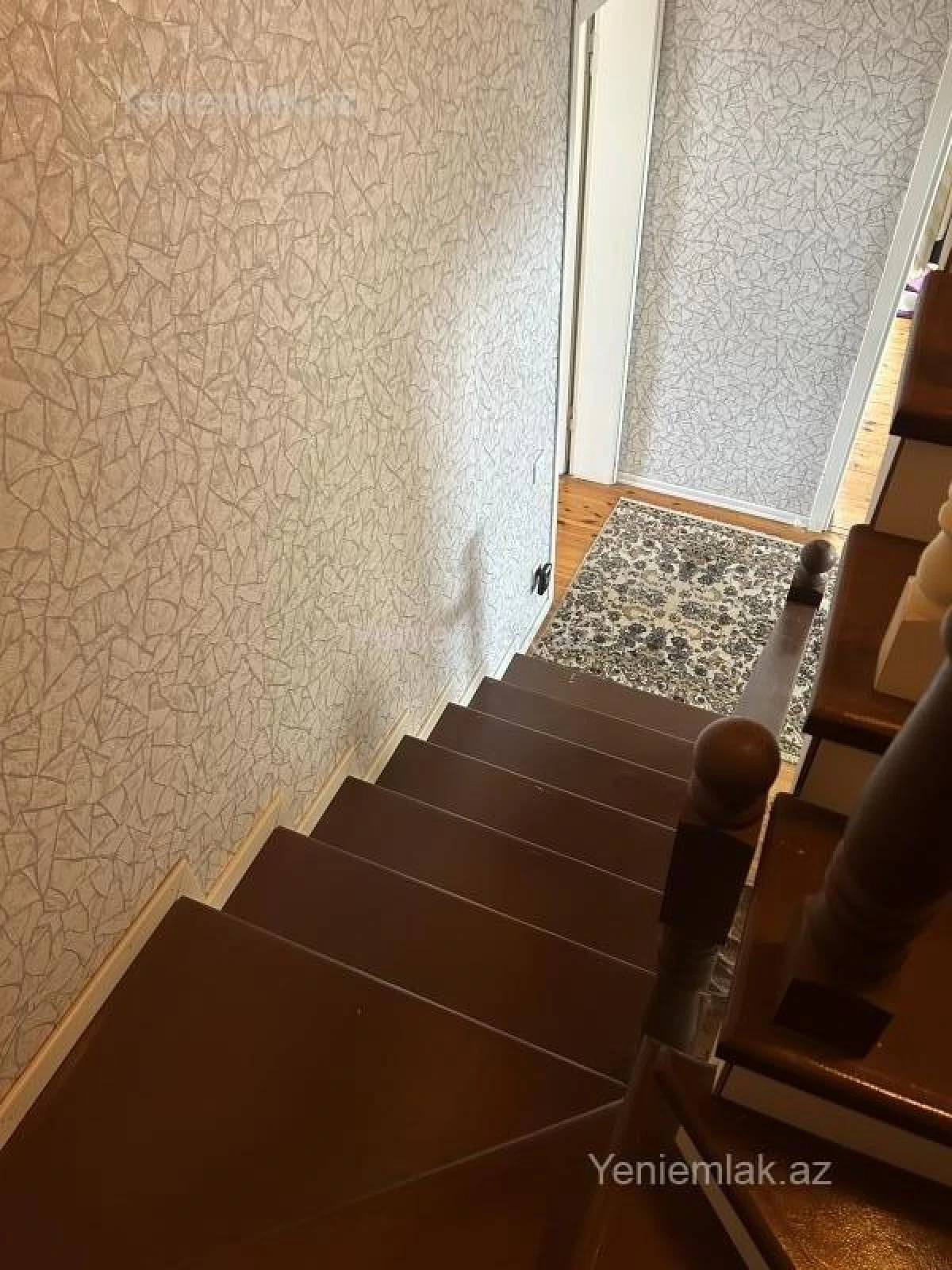 Satılır 6 otaqlı həyət evi 200 m²