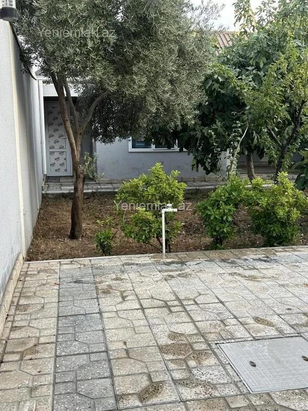 Satılır 6 otaqlı həyət evi 200 m²