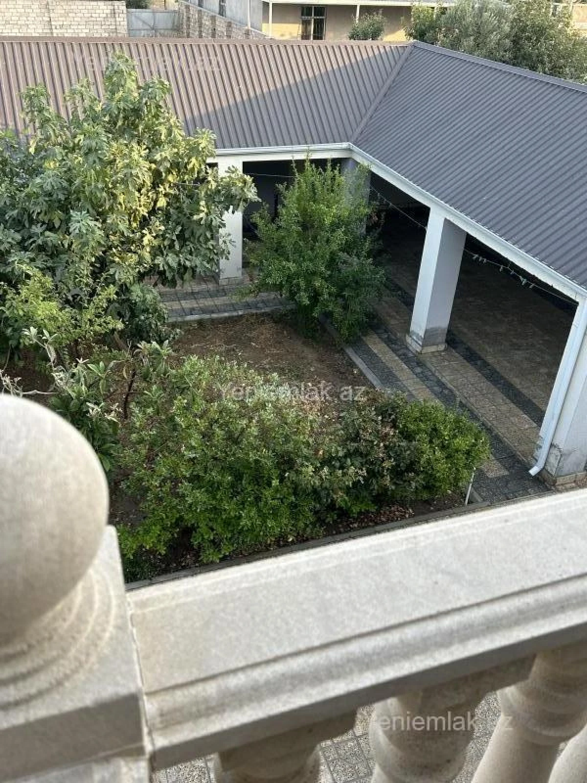 Satılır 6 otaqlı həyət evi 200 m²