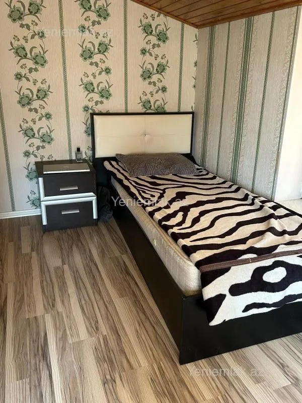 Satılır 6 otaqlı həyət evi 200 m²