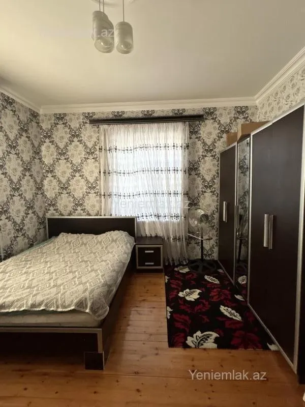Satılır 6 otaqlı həyət evi 200 m²
