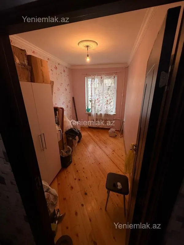 Satılır 3 otaqlı köhnə tikili 75 m²