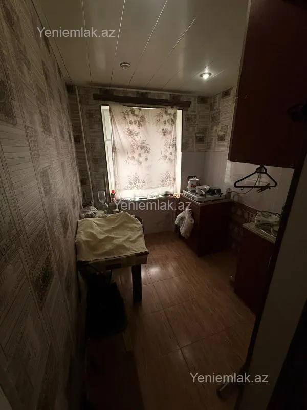 Satılır 3 otaqlı köhnə tikili 75 m²