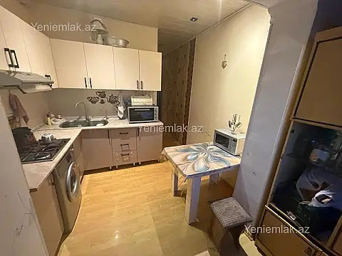 Satılır 3 otaqlı köhnə tikili 80 m²
