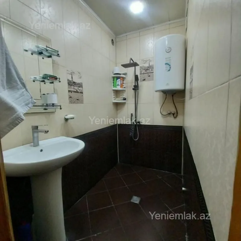Satılır 3 otaqlı köhnə tikili 76 m²