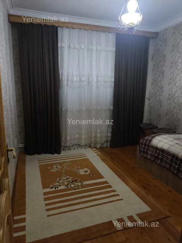 Satılır 5 otaqlı köhnə tikili 105 m²