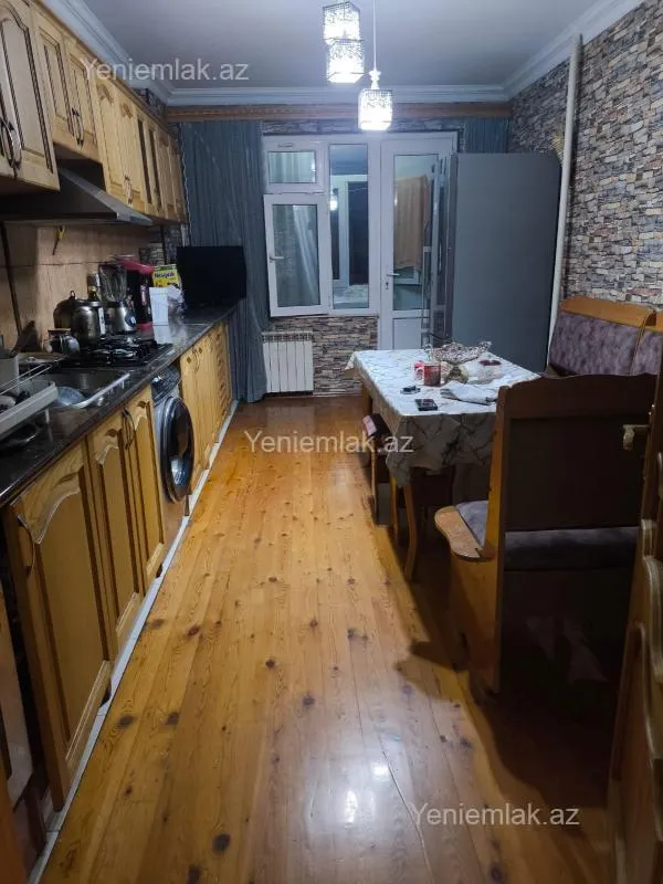Satılır 5 otaqlı köhnə tikili 105 m²