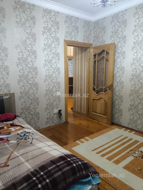 Satılır 5 otaqlı köhnə tikili 105 m²