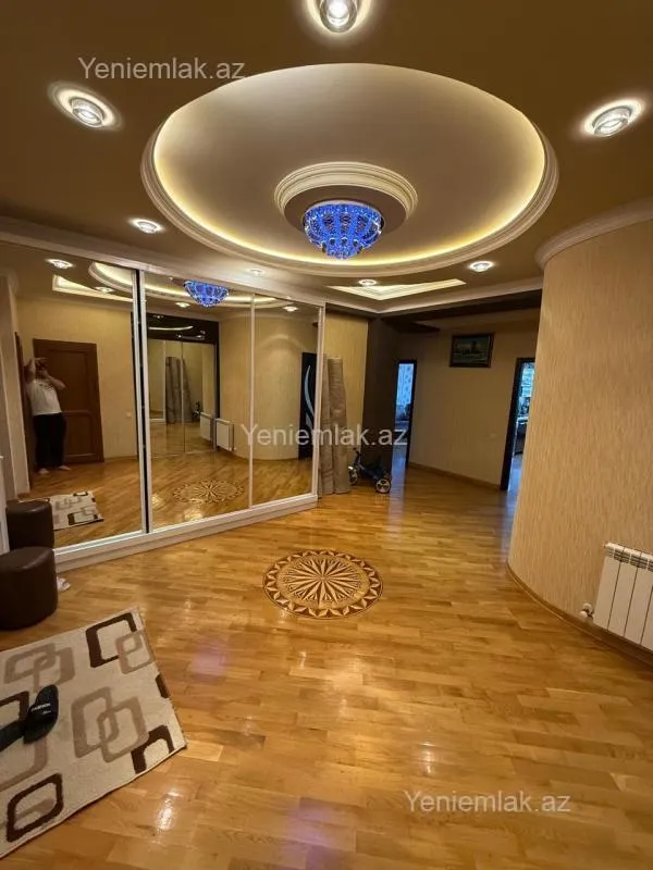 Satılır 3 otaqlı yeni tikili 122 m²