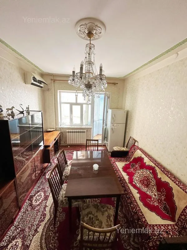 Satılır 1 otaqlı köhnə tikili 40 m²