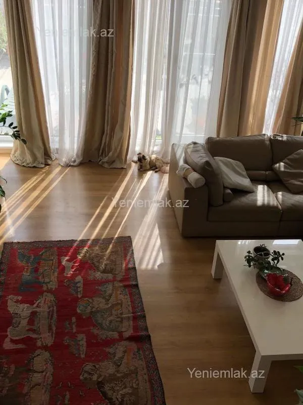 Satılır 6 otaqlı yeni tikili 432.5 m²