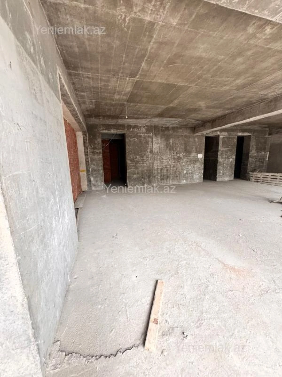 Satılır 1 otaqlı obyekt 270 m²