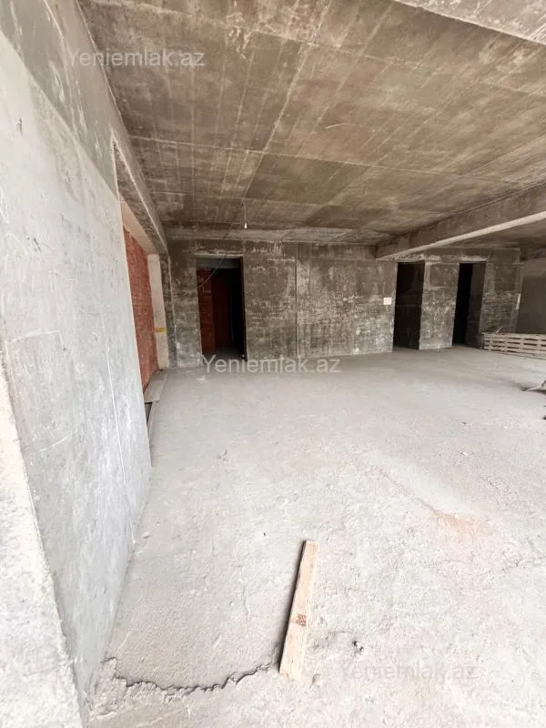 Satılır 1 otaqlı obyekt 270 m²