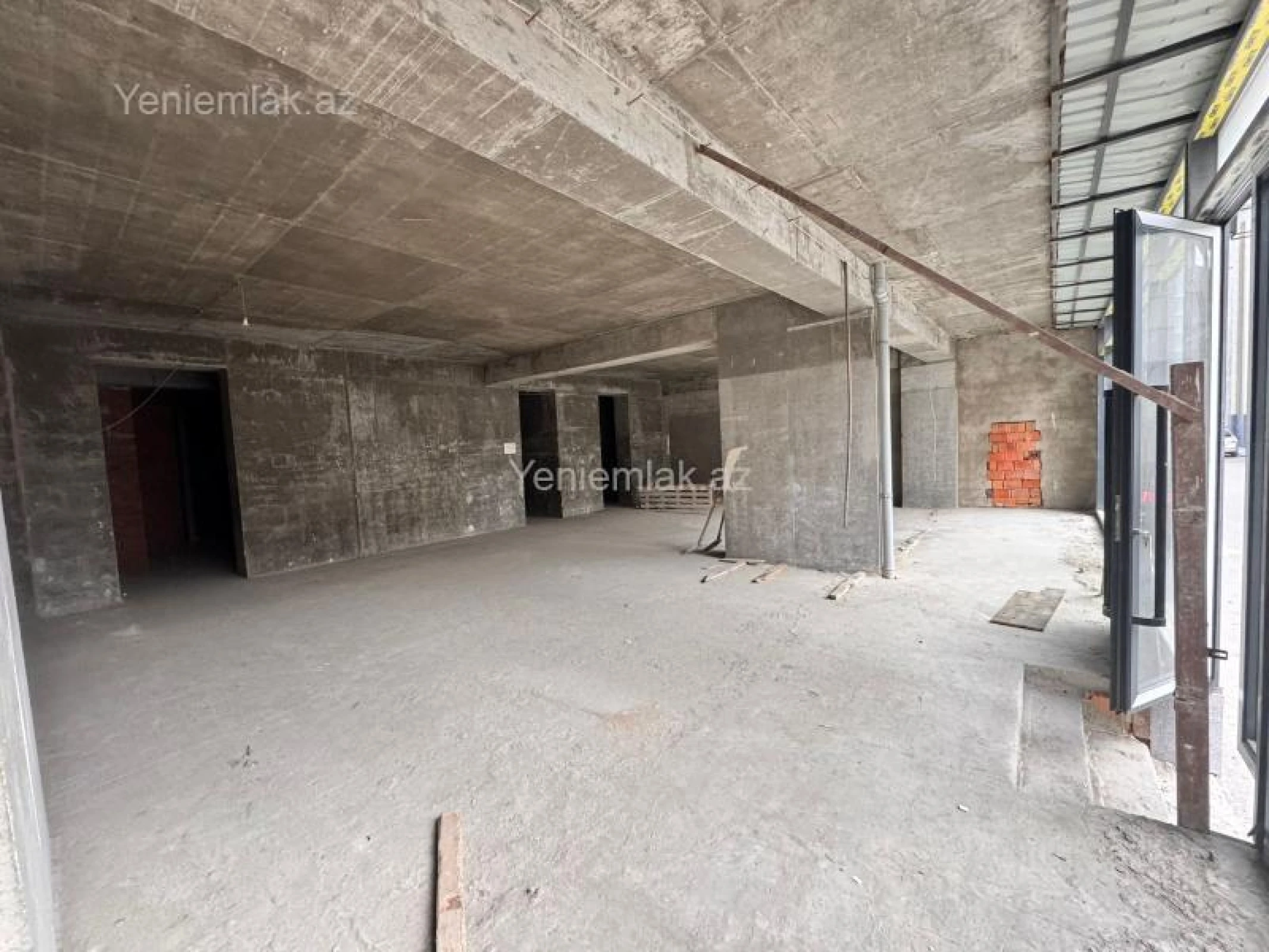 Satılır 1 otaqlı obyekt 270 m²