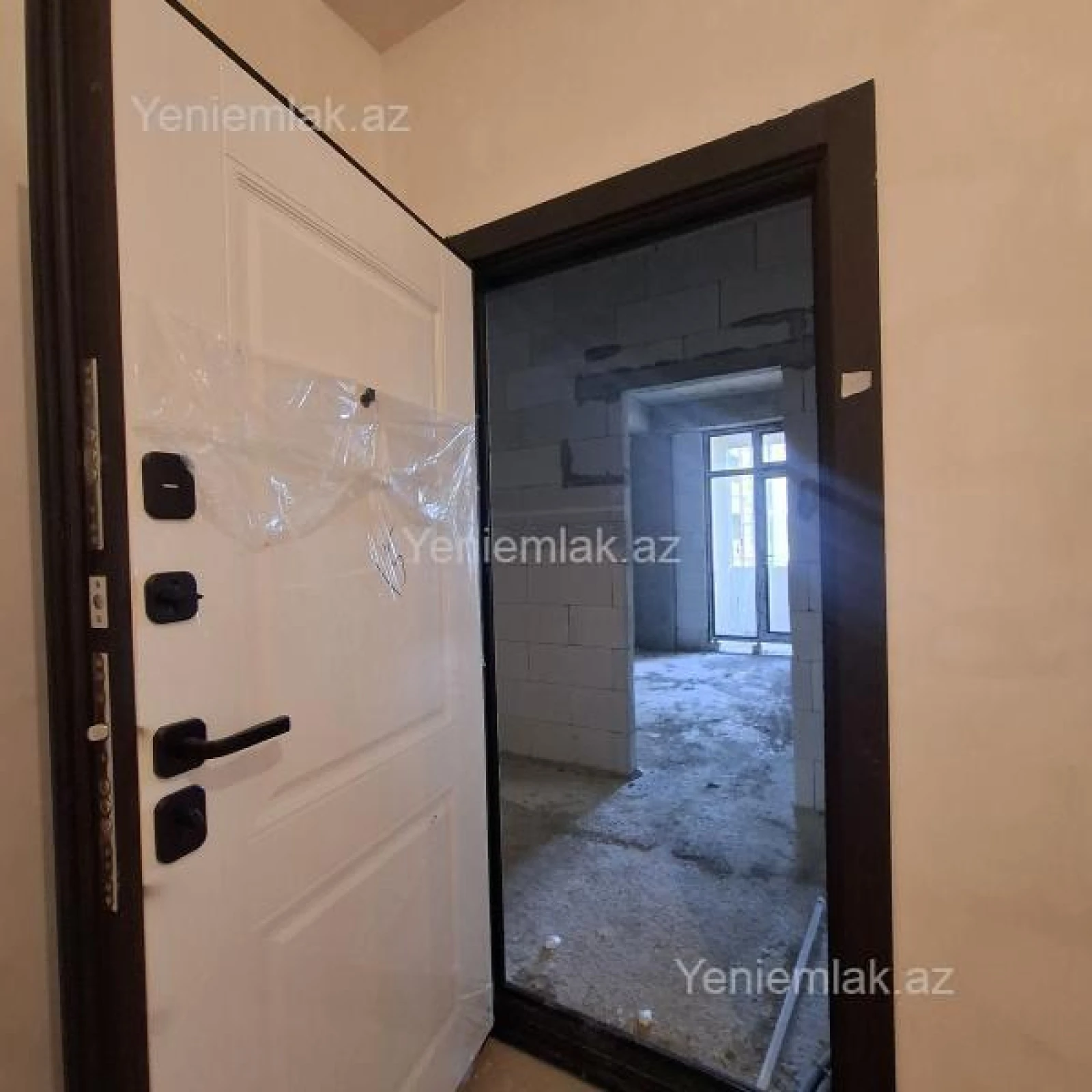 Satılır 3 otaqlı yeni tikili 94 m²