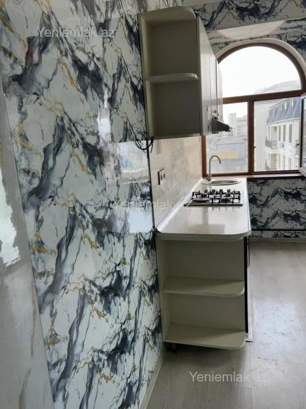 Satılır 2 otaqlı yeni tikili 72 m²