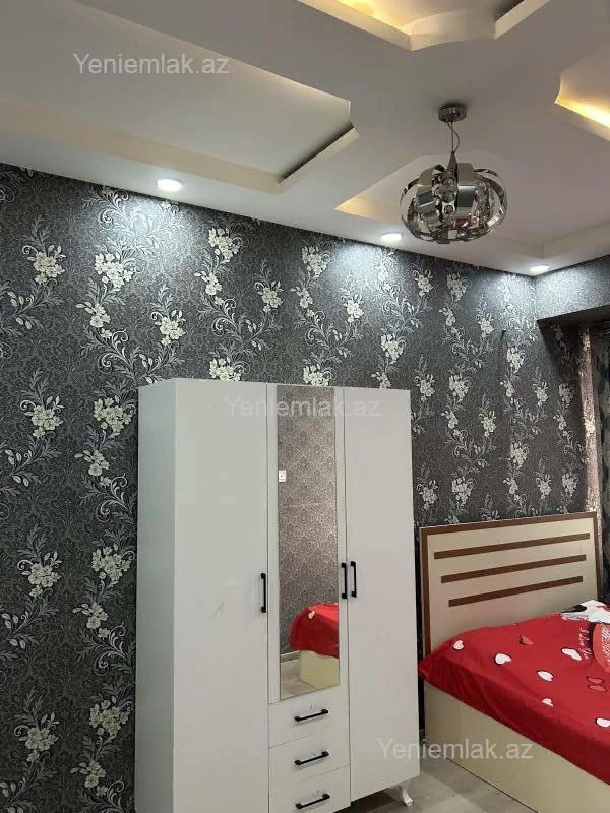 Satılır 2 otaqlı yeni tikili 72 m²