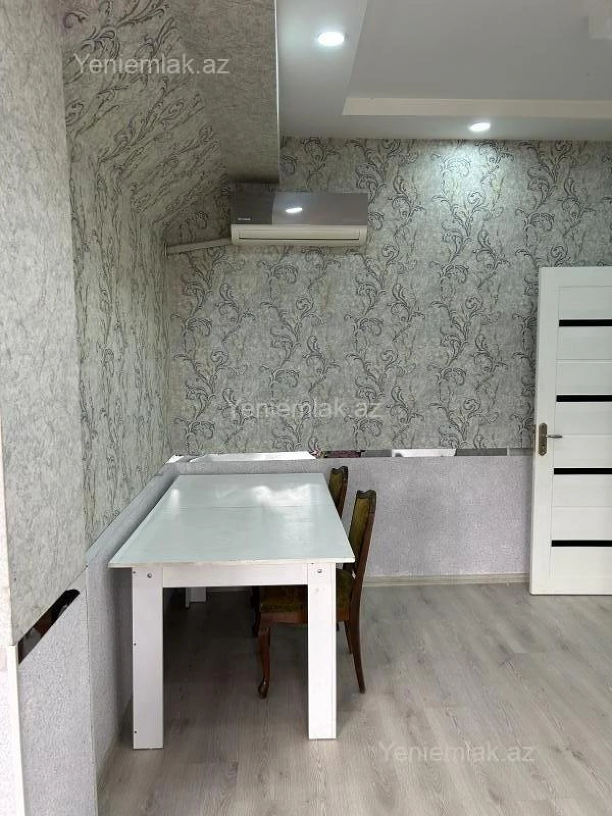 Satılır 2 otaqlı yeni tikili 72 m²