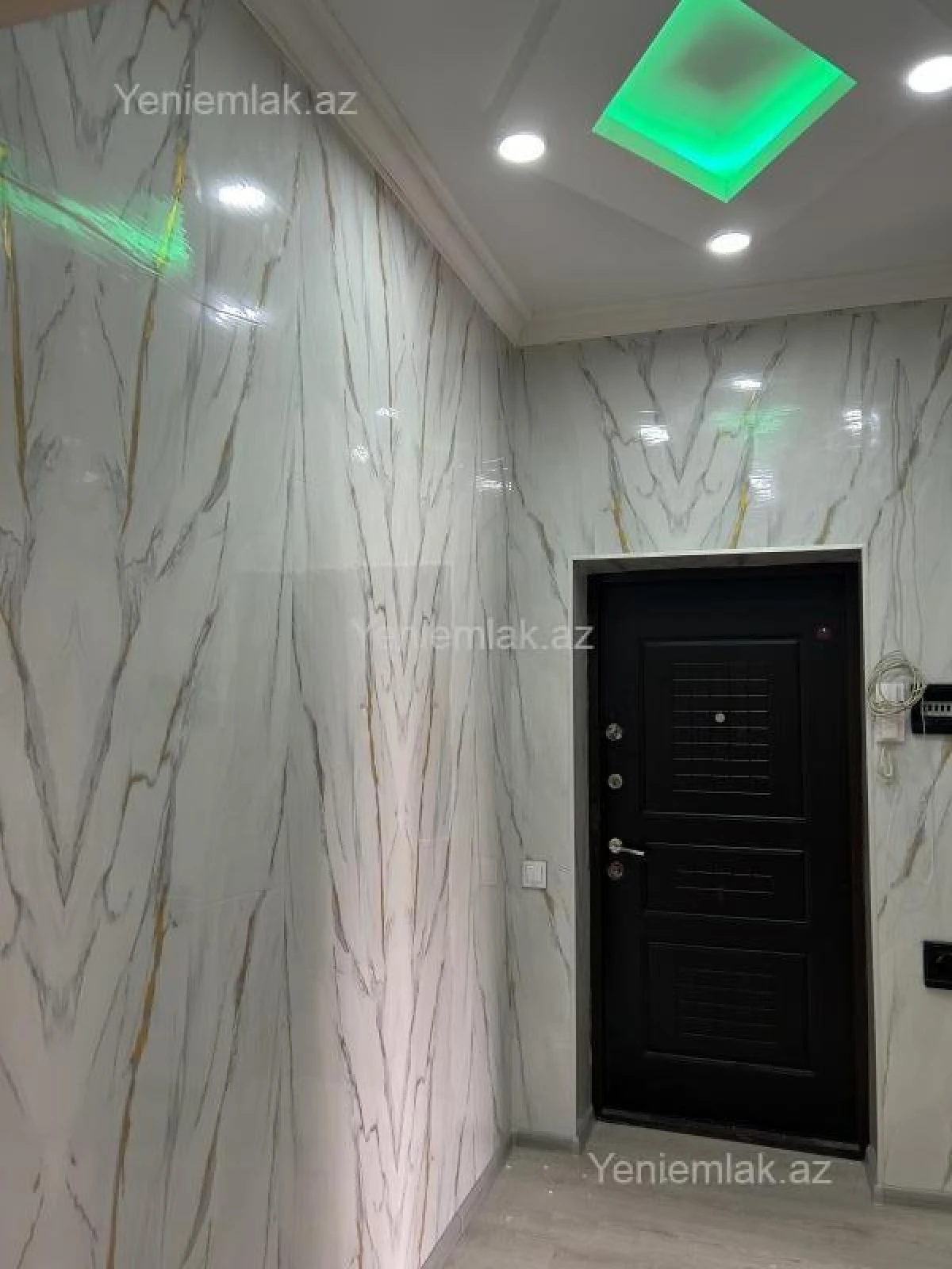 Satılır 2 otaqlı yeni tikili 72 m²