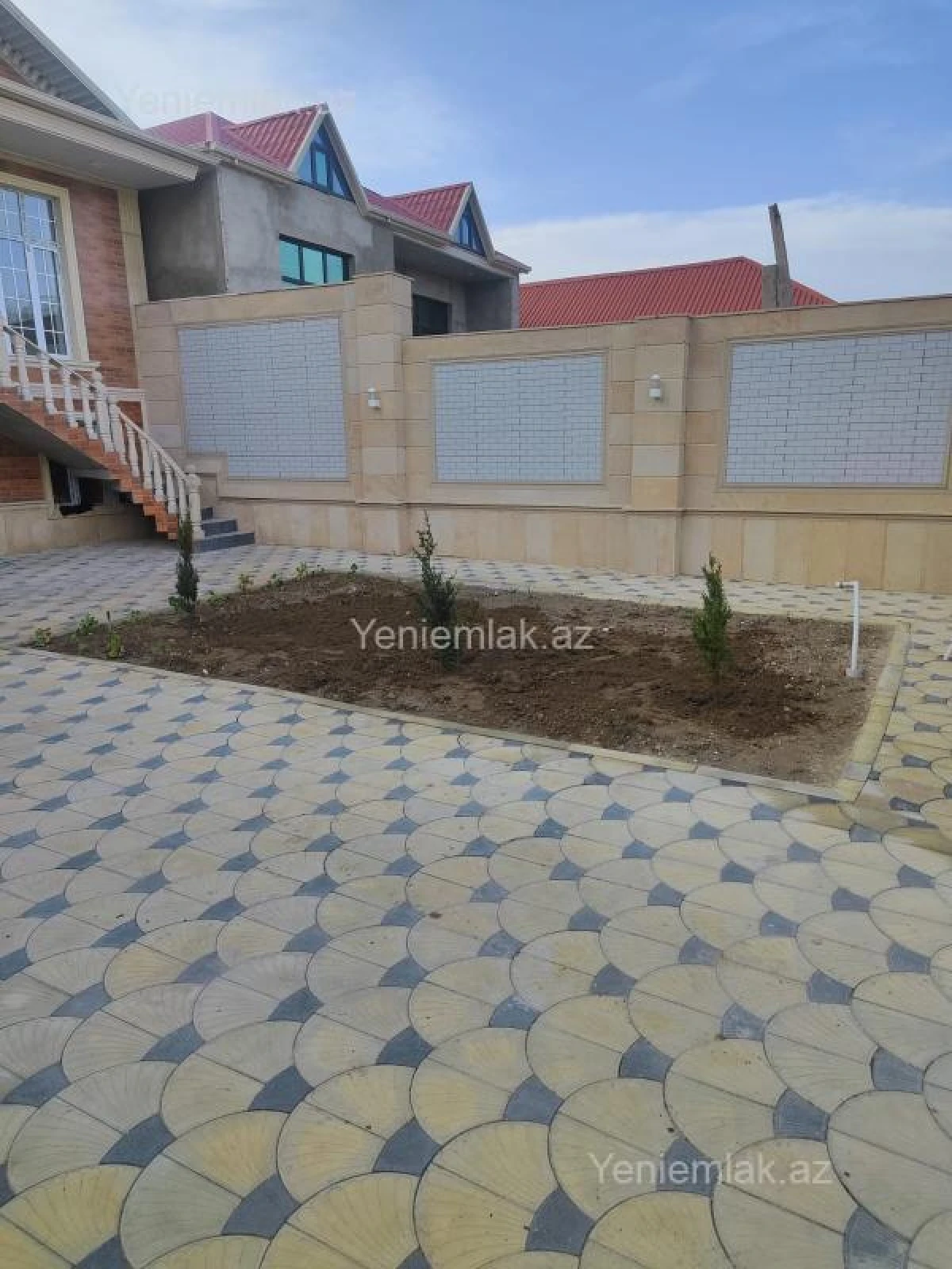 Satılır 4 otaqlı həyət evi 195 m²