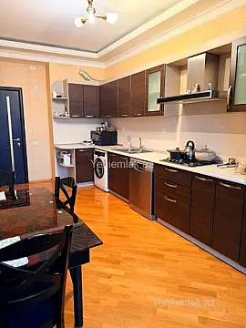 Satılır 2 otaqlı yeni tikili 110 m²
