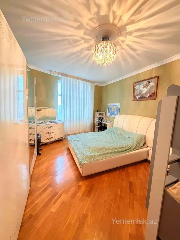 Satılır 2 otaqlı yeni tikili 110 m²