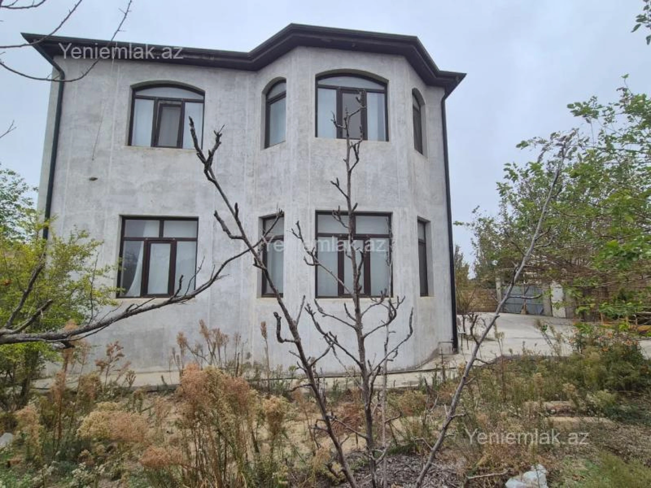 Satılır 4 otaqlı həyət evi 200 m²