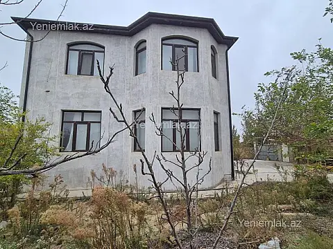 Satılır 4 otaqlı həyət evi 200 m²