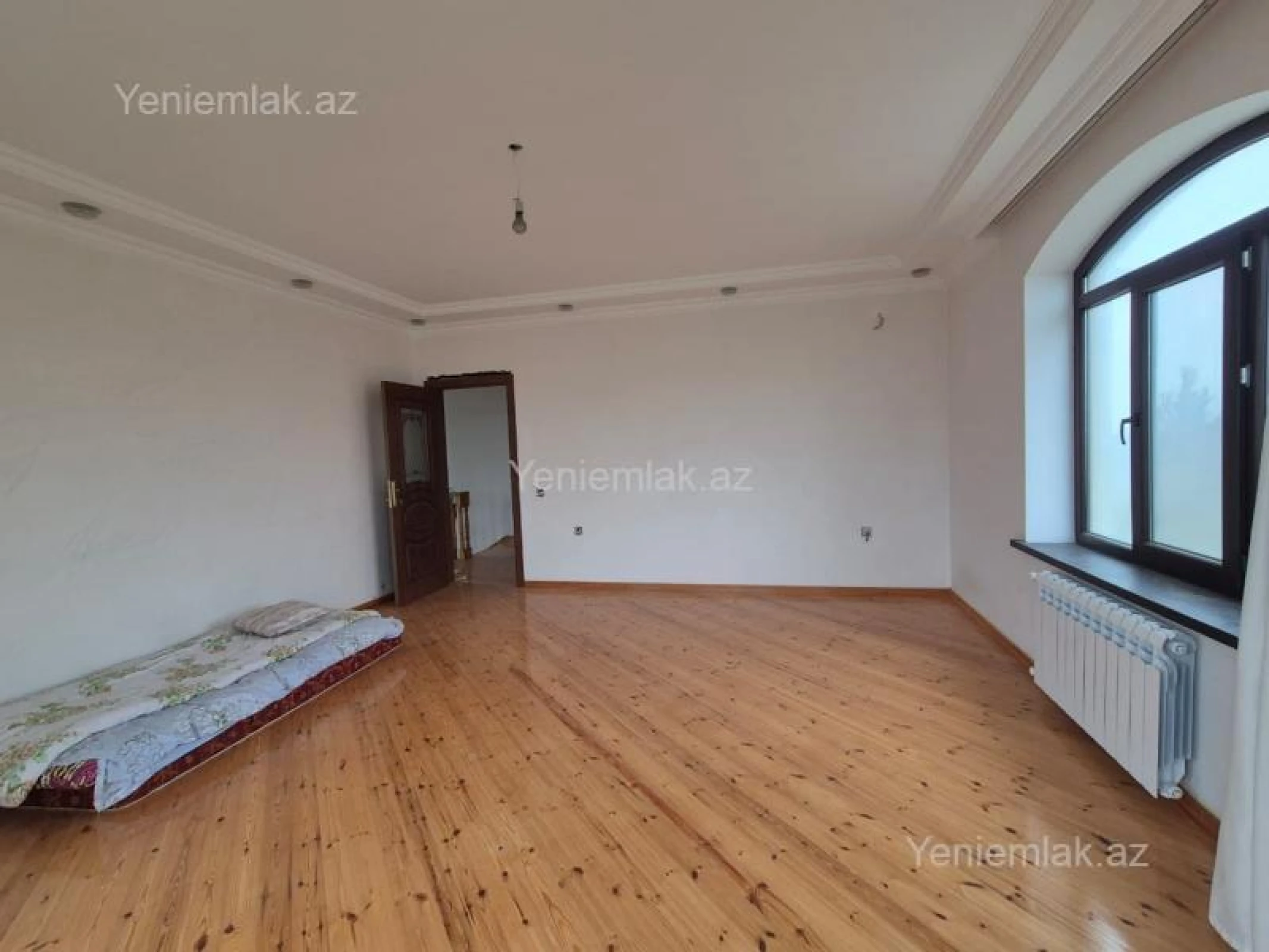 Satılır 4 otaqlı həyət evi 200 m²