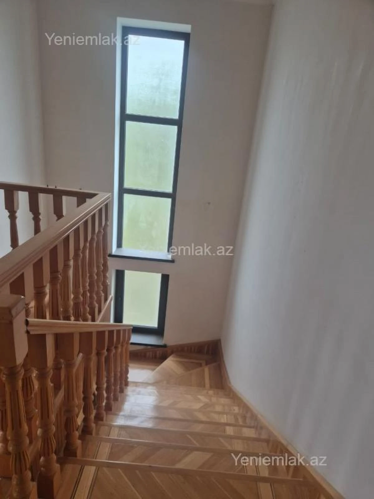 Satılır 4 otaqlı həyət evi 200 m²