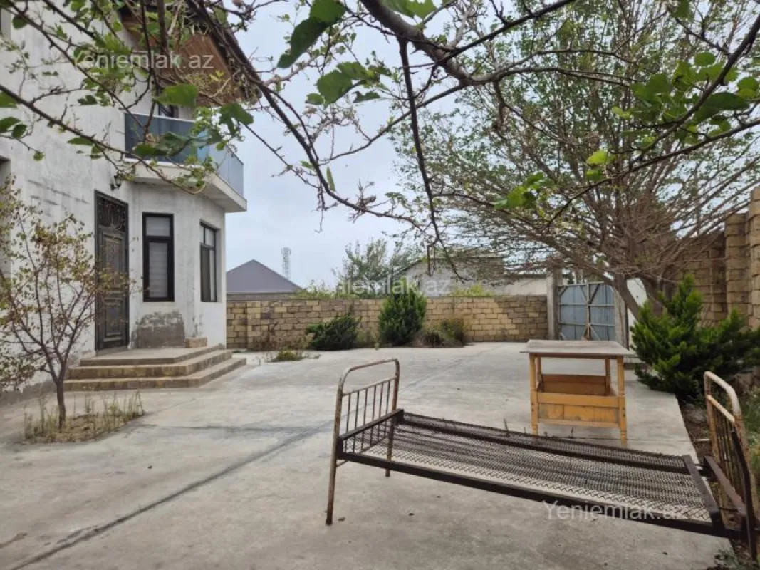 Satılır 4 otaqlı həyət evi 200 m²
