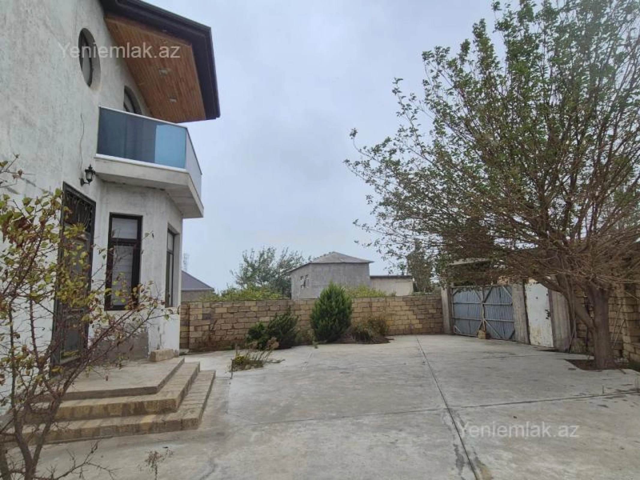 Satılır 4 otaqlı həyət evi 200 m²