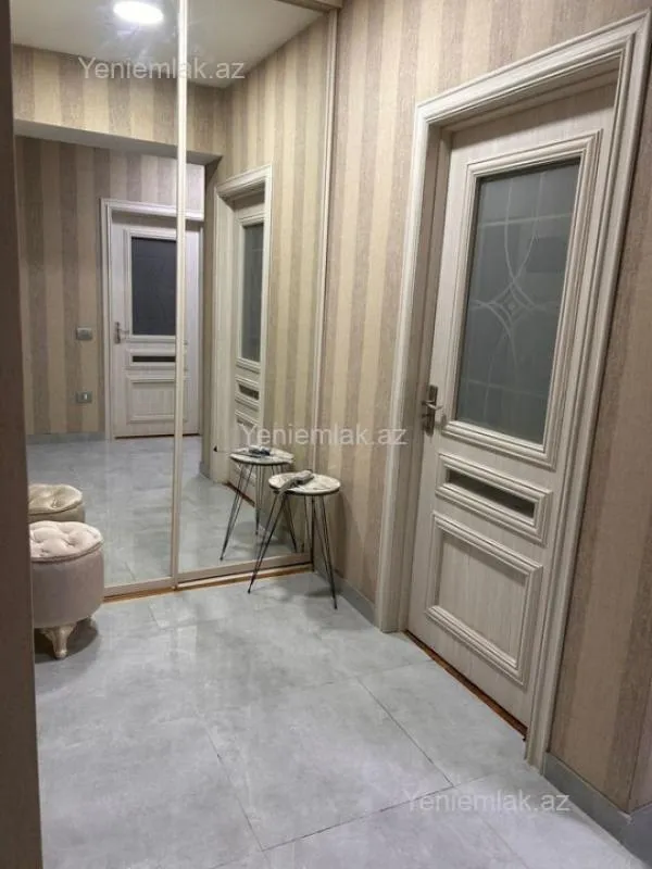 Satılır 3 otaqlı yeni tikili 125 m²