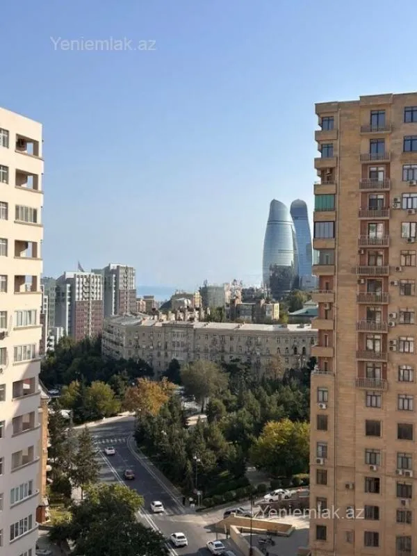 Satılır 3 otaqlı yeni tikili 125 m²