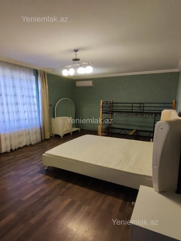 Satılır 7 otaqlı həyət evi 260 m²