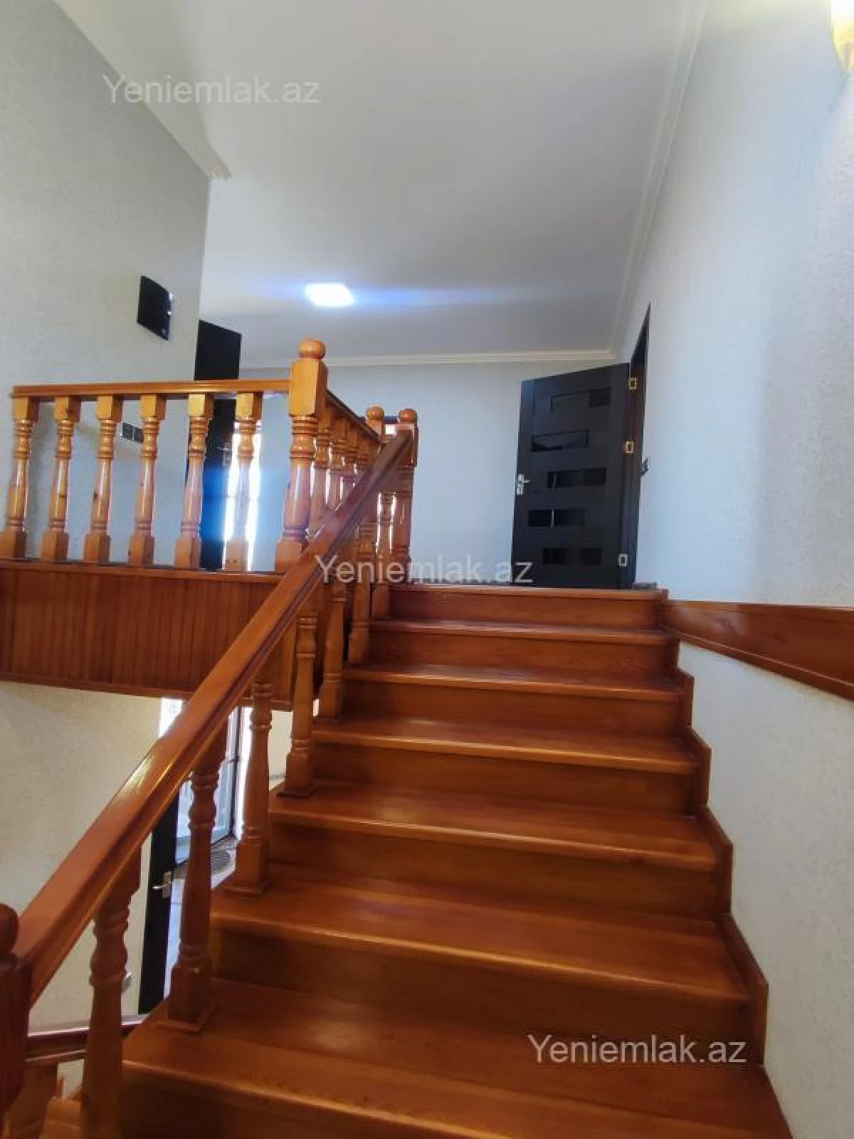 Satılır 7 otaqlı həyət evi 260 m²